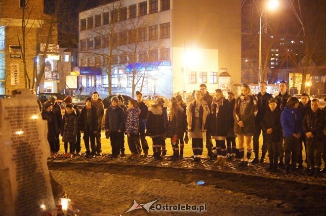 Miejskie obchody Narodowego Dnia Pamięcie Żołnierzy Wyklętych w Ostrołęce [01.03.2017] - zdjęcie #33 - eOstroleka.pl