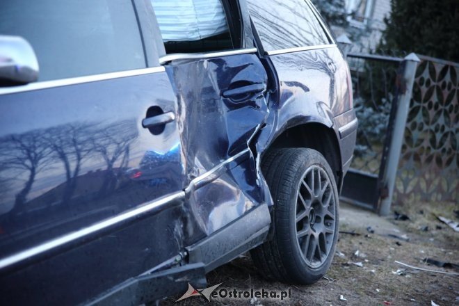 Wypadek w Obierwi. Cztery osoby trafiły do szpitala [ZDJĘCIA] - zdjęcie #5 - eOstroleka.pl