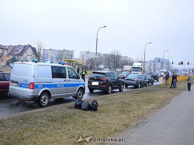 Zderzenie trzech pojazdów przy ul. Steyera [09.03.2017] - zdjęcie #1 - eOstroleka.pl