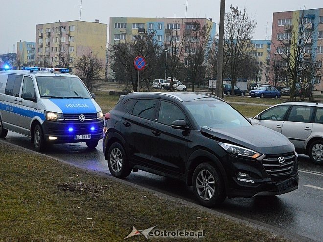 Zderzenie trzech pojazdów przy ul. Steyera [09.03.2017] - zdjęcie #5 - eOstroleka.pl