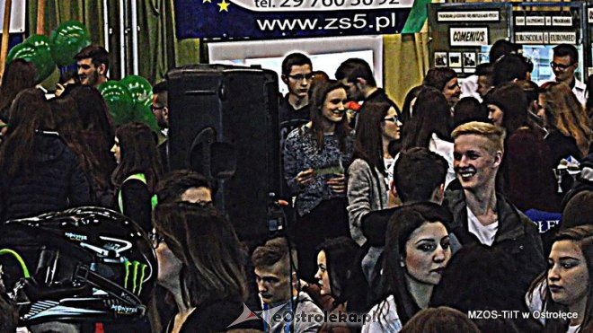 XI Młodzieżowe Targi Edukacji i Pracy OHP w Ostrołęce [ZDJĘCIA] - zdjęcie #16 - eOstroleka.pl