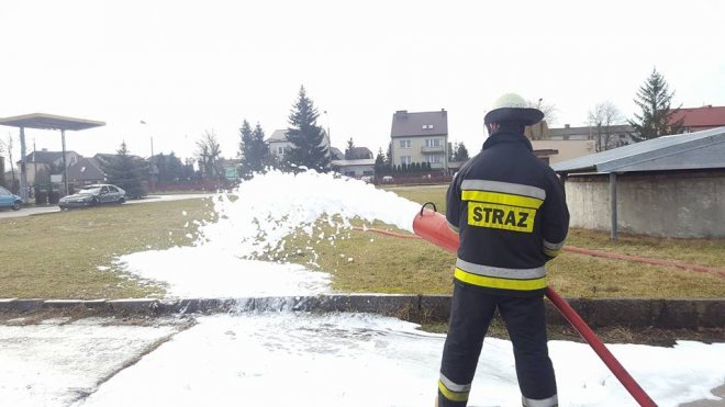 Ćwiczenia pożarowe „budowlańców” z ZSZ 2 w Ostrołęce [ZDJĘCIA] - zdjęcie #27 - eOstroleka.pl
