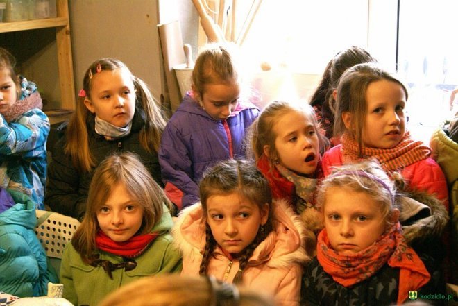 „Baśniowa” wycieczka dzieci z kadzidlańskiej podstawówki [ZDJĘCIA] - zdjęcie #15 - eOstroleka.pl