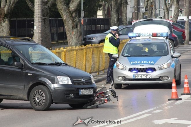 Ostrołęka: Potrącenie rowerzystki przy ulicy Gorbatowa [ZDJĘCIA] - zdjęcie #2 - eOstroleka.pl
