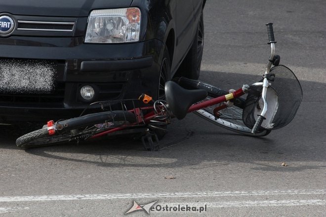 Ostrołęka: Potrącenie rowerzystki przy ulicy Gorbatowa [ZDJĘCIA] - zdjęcie #6 - eOstroleka.pl