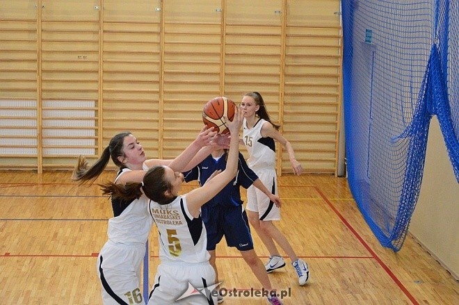 Mistrzostwa Ostrołęki szkół średnich w koszykówce kobiet [17.03.2017] - zdjęcie #6 - eOstroleka.pl