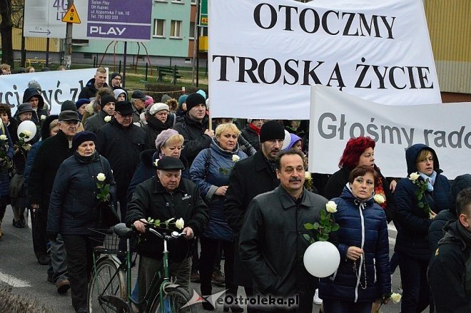 Marsz dla Życia i Rodziny w Ostrołęce [25.03.2017] - zdjęcie #34 - eOstroleka.pl
