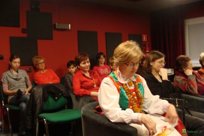 Spotkanie z Marianną Oklejak w kadzidlańskim Kinie za Rogiem [ZDJĘCIA] - zdjęcie #4 - eOstroleka.pl