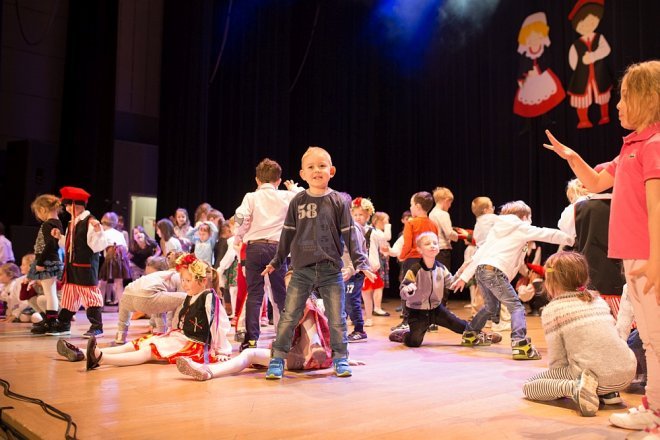 Konkurs taneczny „Tańce z przedszkolami Kurpikami” [ZDJĘCIA] - zdjęcie #41 - eOstroleka.pl