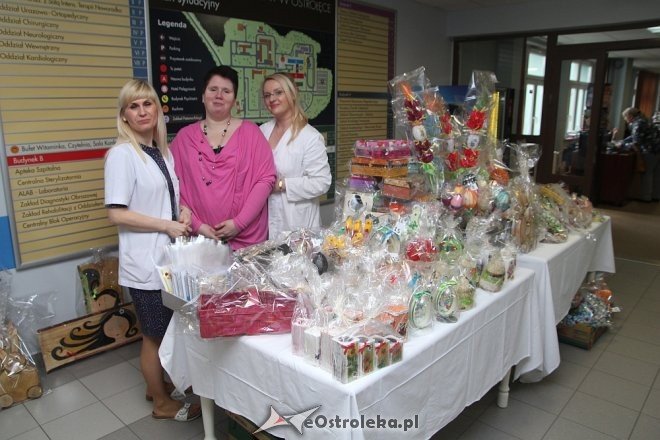 W ostrołęckim szpitalu trwa Kiermasz Wielkanocny [ZDJĘCIA] - zdjęcie #1 - eOstroleka.pl