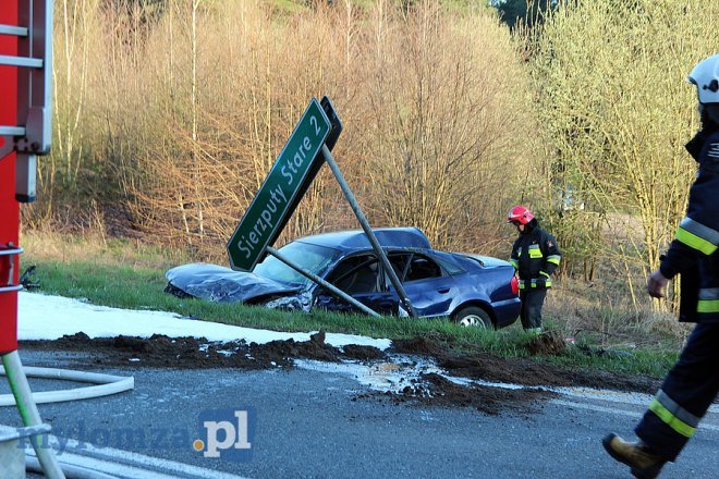 Poważny wypadek na DK-61 między Ostrołęką a Łomżą. Trzy osoby ranne [ZDJĘCIA] - zdjęcie #4 - eOstroleka.pl