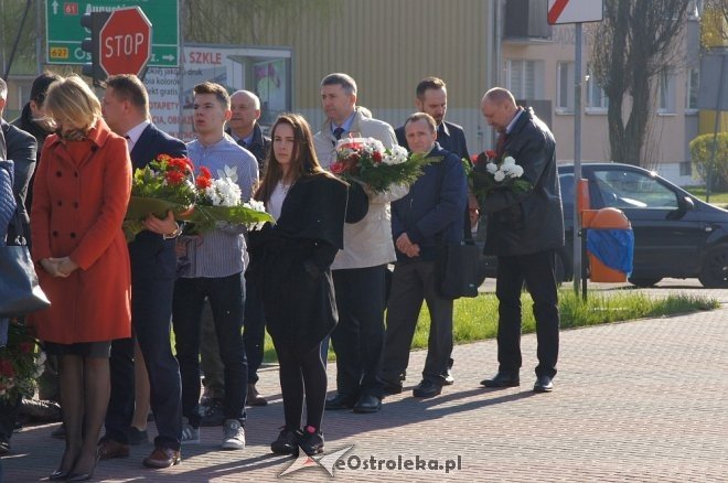 Miejskie obchody 7. rocznicy katastrofy pod Smoleńskiem [10.04.2017] - zdjęcie #15 - eOstroleka.pl