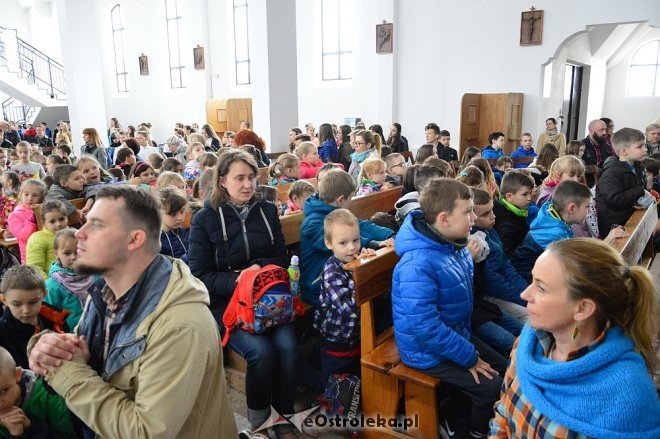 Droga Krzyżowa z elementami pantomimy w wykonaniu uczniów ostrołęckiej „dziesiątki” [ZDJĘCIA] - zdjęcie #46 - eOstroleka.pl