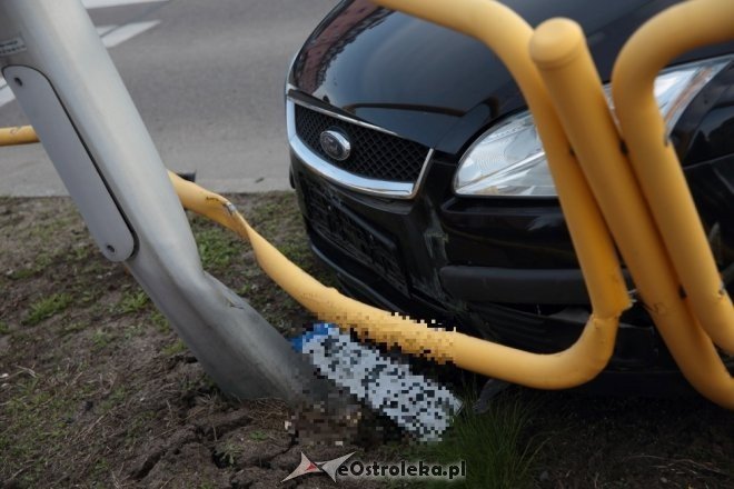 Wypadek na skrzyżowaniu Poznańskiej i Korczaka. Dwie osoby w tym dziecko trafiły do szpitala [ZDJĘCIA] - zdjęcie #20 - eOstroleka.pl