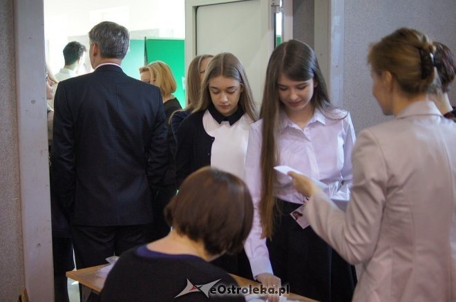 Egzamin gimnazjalny 2017 [19.04.2017] - zdjęcie #3 - eOstroleka.pl