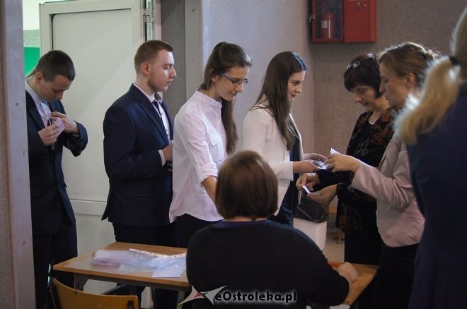 Egzamin gimnazjalny 2017 [19.04.2017] - zdjęcie #21 - eOstroleka.pl