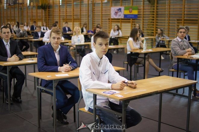 Egzamin gimnazjalny 2017 [19.04.2017] - zdjęcie #92 - eOstroleka.pl
