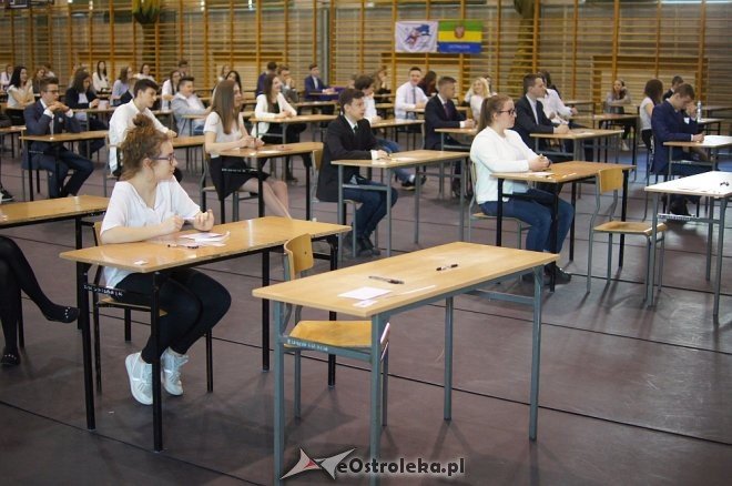Egzamin gimnazjalny 2017 [19.04.2017] - zdjęcie #115 - eOstroleka.pl