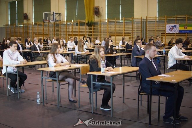 Egzamin gimnazjalny 2017 [19.04.2017] - zdjęcie #117 - eOstroleka.pl