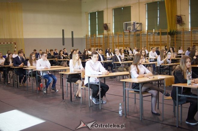 Egzamin gimnazjalny 2017 [19.04.2017] - zdjęcie #118 - eOstroleka.pl