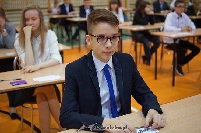 Egzamin gimnazjalny 2017 w Gimnazjum nr 1 w Ostrołęce [20.04.2017] - zdjęcie #123 - eOstroleka.pl