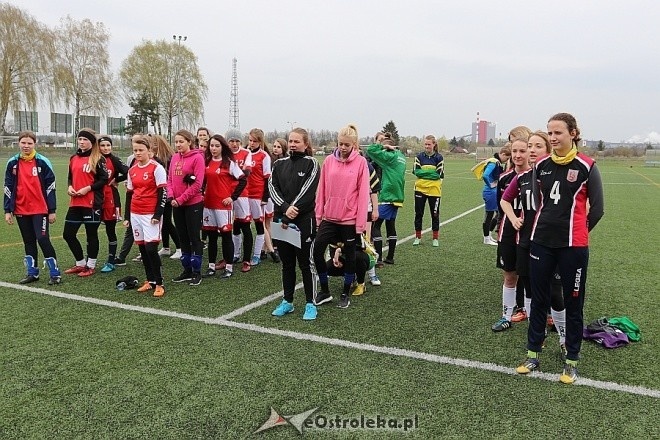 Mistrzostwa Ostrołęki szkół średnich - piłka nożna kobiet [21.04.2017] - zdjęcie #21 - eOstroleka.pl