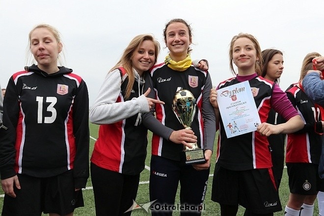 Mistrzostwa Ostrołęki szkół średnich - piłka nożna kobiet [21.04.2017] - zdjęcie #25 - eOstroleka.pl