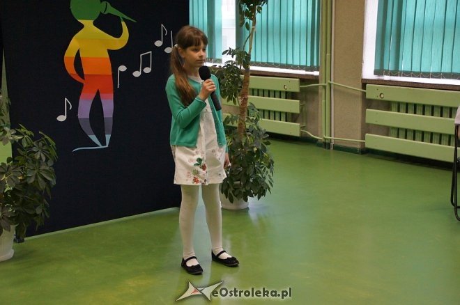 Konkurs piosenki angielskiej Rising Stars w Szkole Podstawowej nr 10 w Ostrołęce [27.04.2017] - zdjęcie #20 - eOstroleka.pl