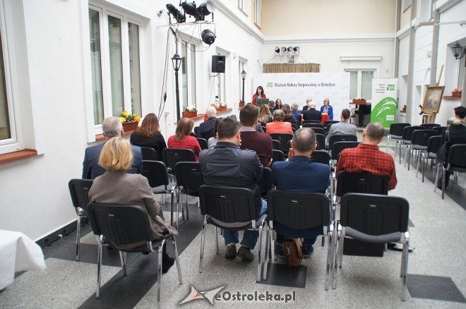 Podpisanie umowy dofinansowania rewitalizacji Muzeum Kultury Kurpiowskiej [27.04.2017] - zdjęcie #28 - eOstroleka.pl