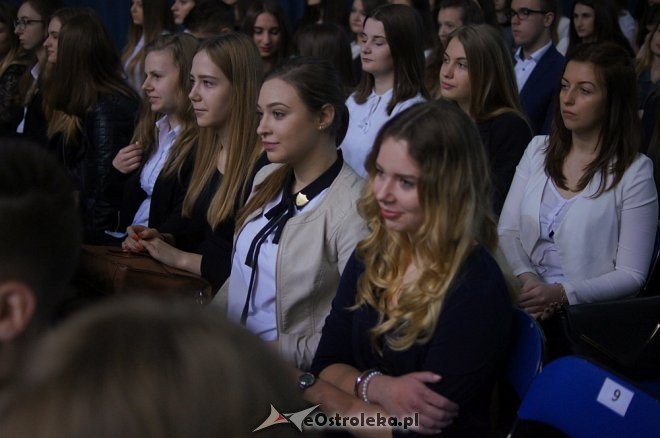 Zakończenie roku szkolnego w I LO w Ostrołęce [28.04.2017] - zdjęcie #20 - eOstroleka.pl
