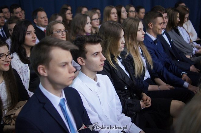 Zakończenie roku szkolnego w I LO w Ostrołęce [28.04.2017] - zdjęcie #65 - eOstroleka.pl