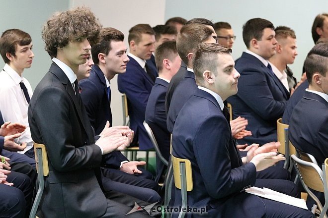 Zakończenie roku szkolnego dla klas maturalnych ZSZ 1 [28.04.2017] - zdjęcie #16 - eOstroleka.pl