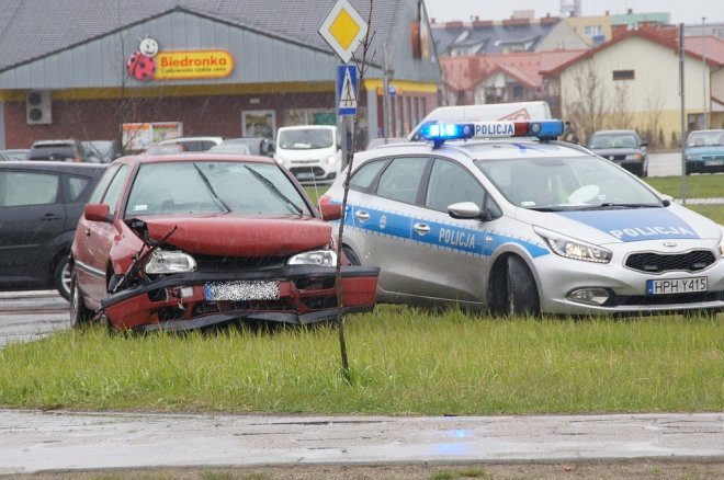 Wypadek na ulicy Steyera w Ostrołęce [28.04.2017] - zdjęcie #10 - eOstroleka.pl