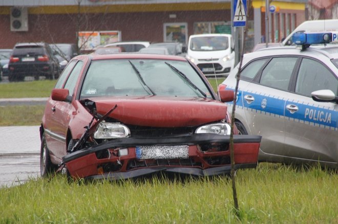 Wypadek na ulicy Steyera w Ostrołęce [28.04.2017] - zdjęcie #11 - eOstroleka.pl