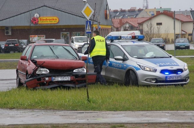Wypadek na ulicy Steyera w Ostrołęce [28.04.2017] - zdjęcie #13 - eOstroleka.pl