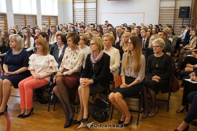 Zakończenie roku szkolnego klas maturalnych w II LO [28.04.2017] - zdjęcie #8 - eOstroleka.pl