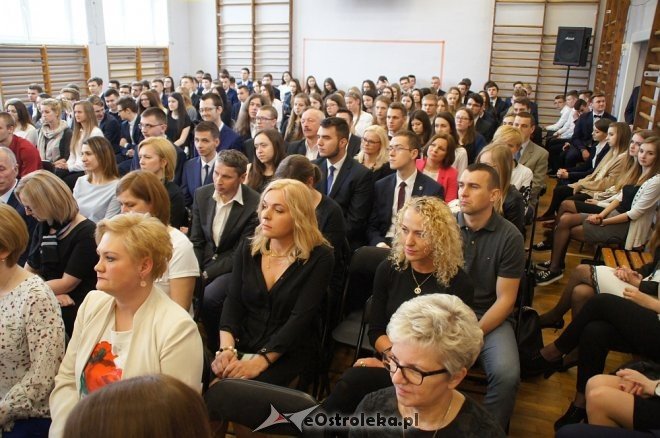 Zakończenie roku szkolnego klas maturalnych w II LO [28.04.2017] - zdjęcie #12 - eOstroleka.pl