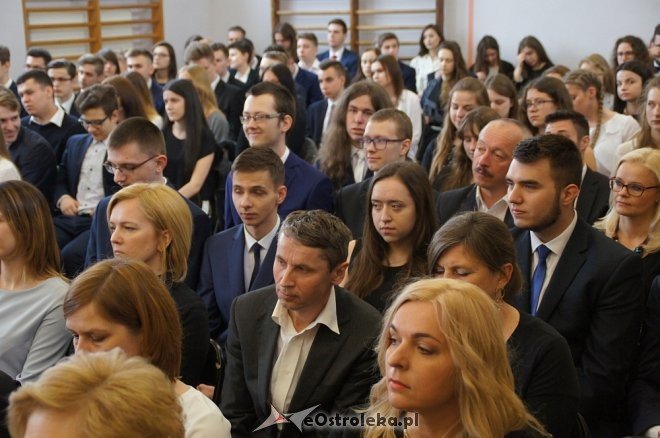 Zakończenie roku szkolnego klas maturalnych w II LO [28.04.2017] - zdjęcie #13 - eOstroleka.pl