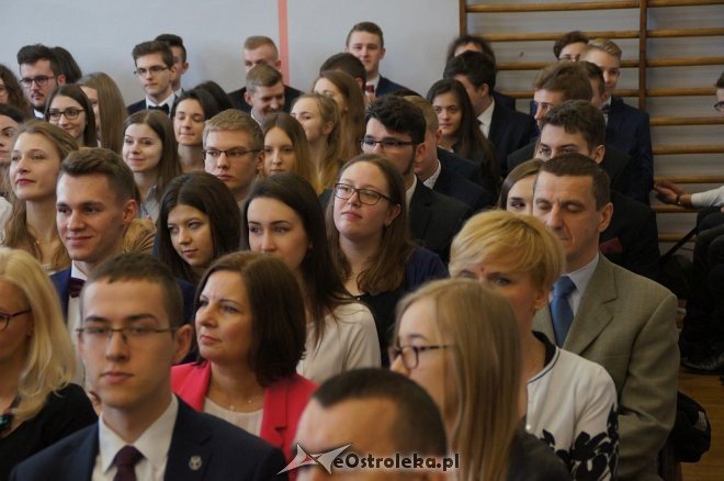 Zakończenie roku szkolnego klas maturalnych w II LO [28.04.2017] - zdjęcie #16 - eOstroleka.pl