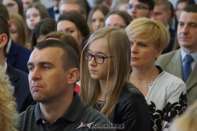 Zakończenie roku szkolnego klas maturalnych w II LO [28.04.2017] - zdjęcie #26 - eOstroleka.pl