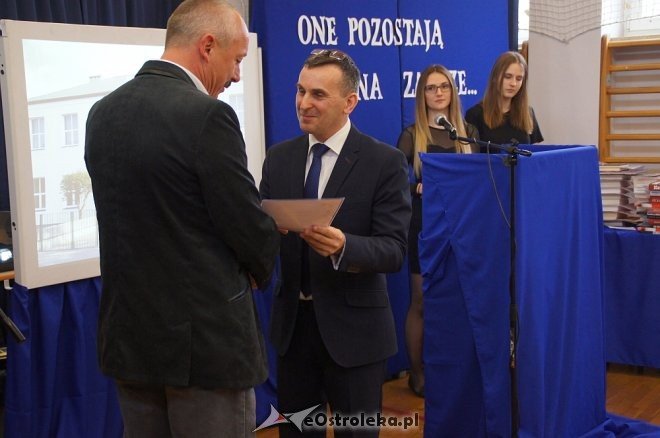 Zakończenie roku szkolnego klas maturalnych w II LO [28.04.2017] - zdjęcie #33 - eOstroleka.pl