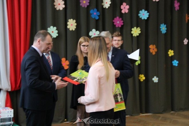 Zakończenie roku szkolnego klas maturalnych w ZSZ nr 2 [28.04.2017] - zdjęcie #26 - eOstroleka.pl