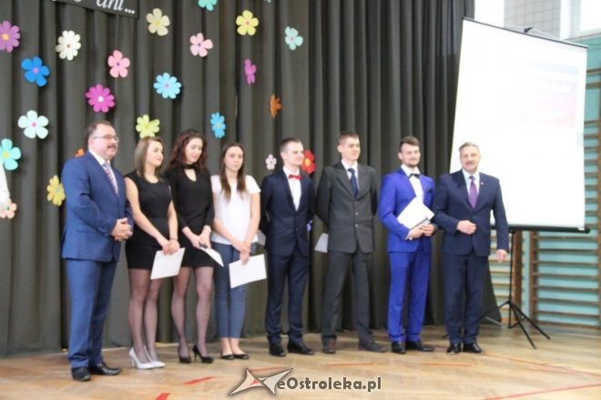 Zakończenie roku szkolnego klas maturalnych w ZSZ nr 2 [28.04.2017] - zdjęcie #36 - eOstroleka.pl
