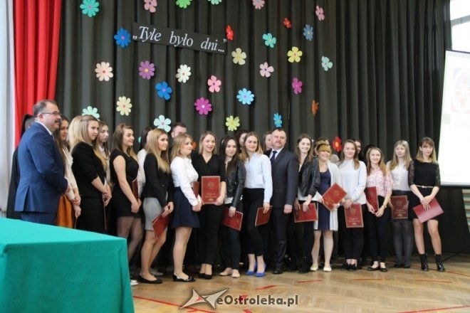 Zakończenie roku szkolnego klas maturalnych w ZSZ nr 2 [28.04.2017] - zdjęcie #37 - eOstroleka.pl