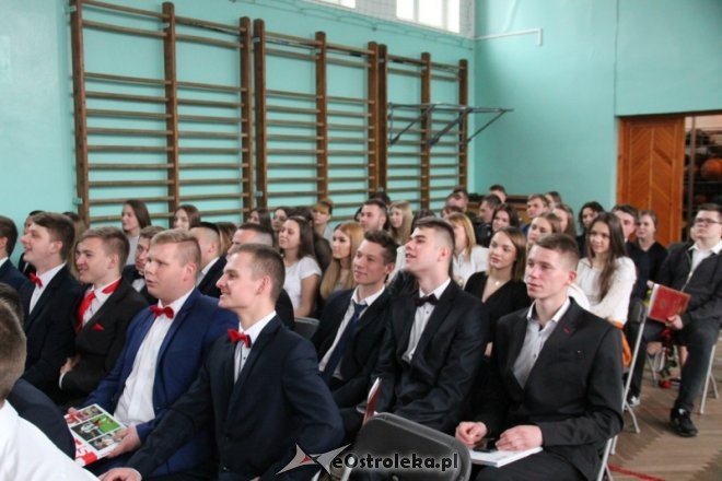 Zakończenie roku szkolnego klas maturalnych w ZSZ nr 2 [28.04.2017] - zdjęcie #46 - eOstroleka.pl