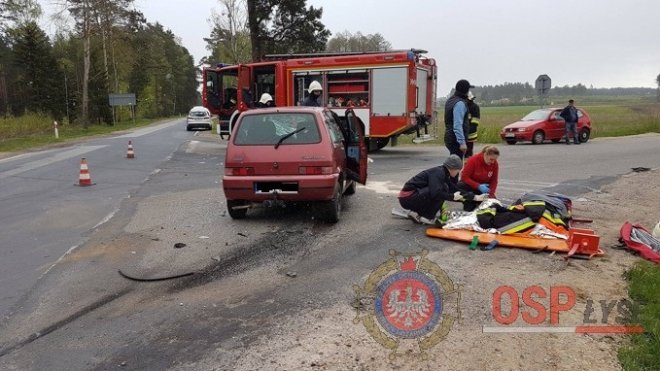 Kolejny wypadek pod Łysymi: Do szpitala trafiła jedna osoba [ZDJĘCIA] - zdjęcie #2 - eOstroleka.pl