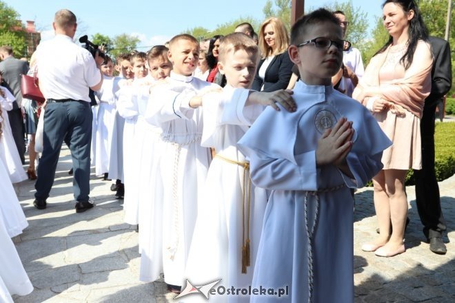 Pierwsza Komunia Święta w parafii pw. św. Wojciecha [14.05.2017] - zdjęcie #8 - eOstroleka.pl
