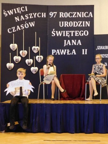Dzień Patrona w Szkole Podstawowej nr 10 im. św. Jana Pawła II w Ostrołęce [ZDJĘCIA] - zdjęcie #13 - eOstroleka.pl