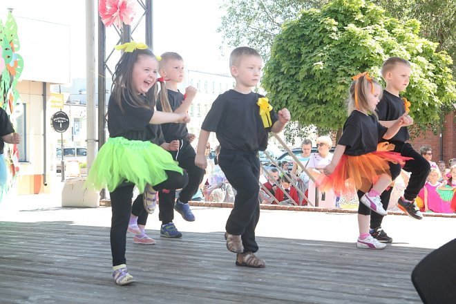 VI Przedszkolny Festiwal Tańca [19.05.2017] - zdjęcie #13 - eOstroleka.pl