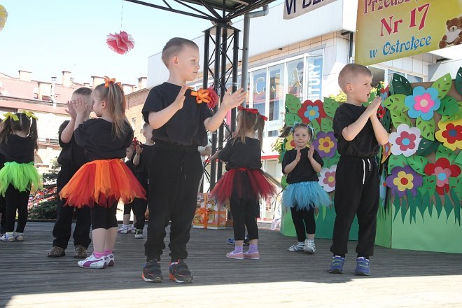 VI Przedszkolny Festiwal Tańca [19.05.2017] - zdjęcie #33 - eOstroleka.pl